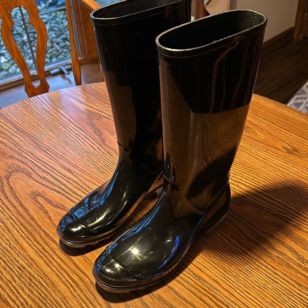 Coach Rain Boots. Size 9 BLACK. Obvious worn only once